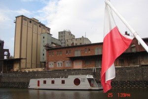 Schiffe, Fähren, Hausboote